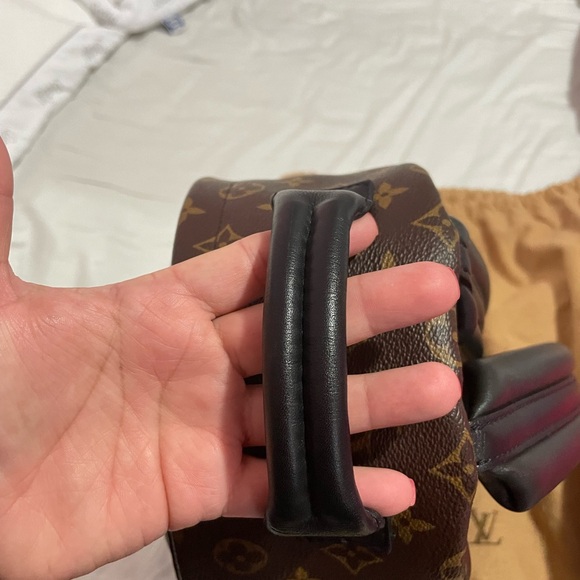 PM Palm Springs bag used lightly but in very great condition comes with dust bag - Picture 6 of 7